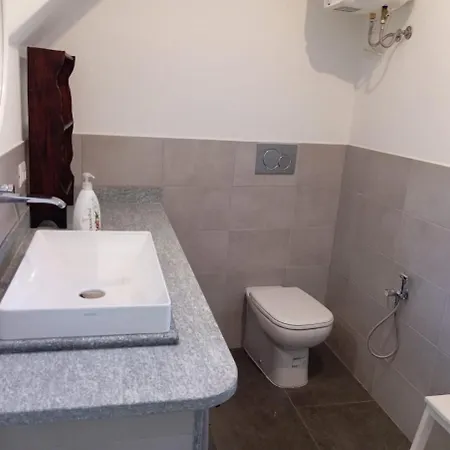 Tower House In A Medieval Village デルヴィオ