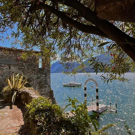 Tower House In A Medieval Village 別荘 *