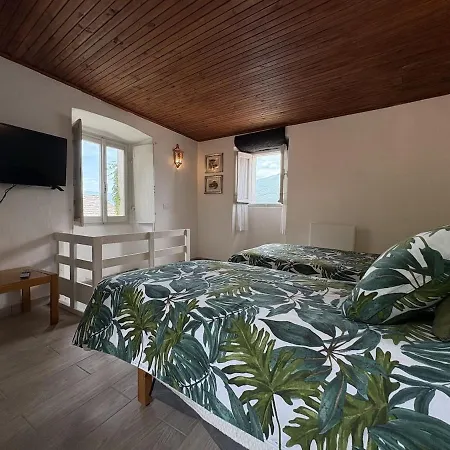 בית נופש Tower House In A Medieval Village