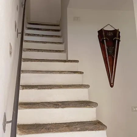 בית נופש Tower House In A Medieval Village *